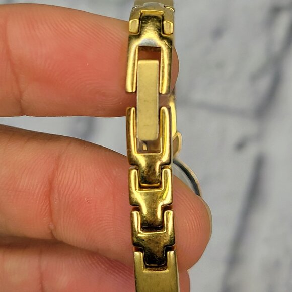 Vintage Armitron Diamond Now Ladies Watch Golden 75/2176-77 753H 16MM New Batter - Picture 6 of 8